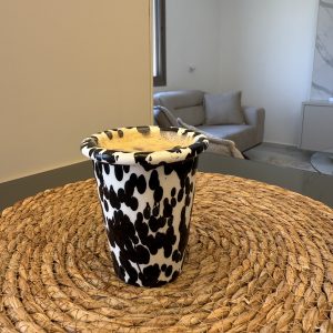 كوب منمش اسود وابيض