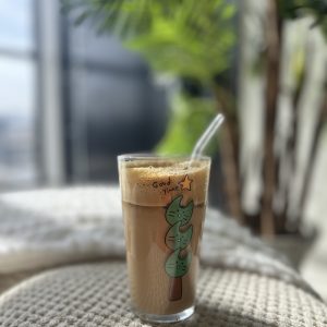 كوب القطة شفاف