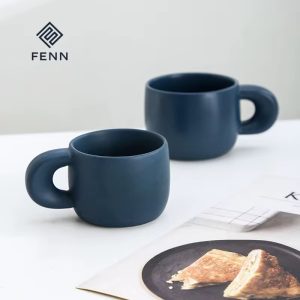 كوب قهوة كحلي